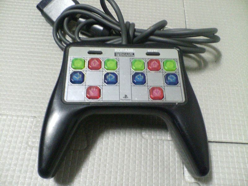 800px-DDR_HandController