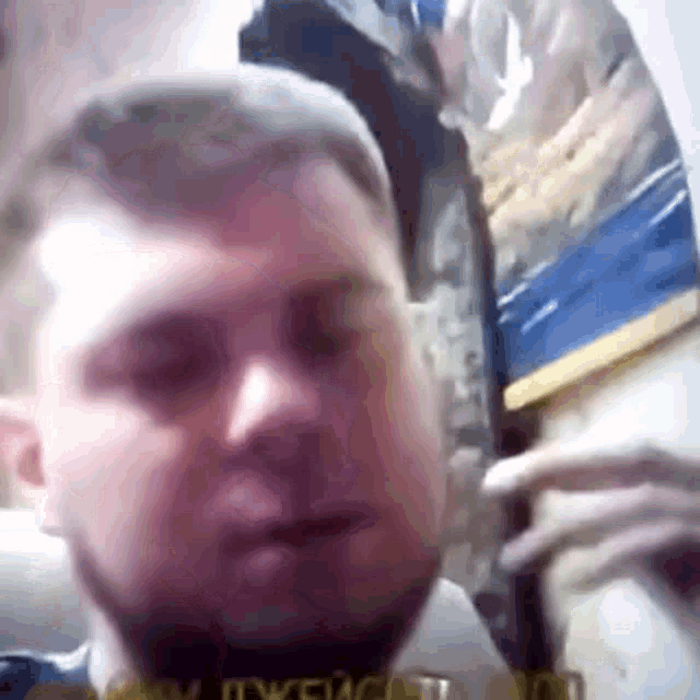 7-B09-EEC2-2816-4-C7-B-89-B9-75-B034-D219-A3.gif