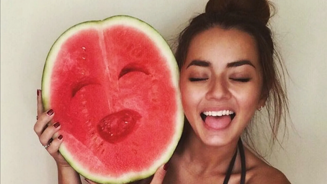 Así se prepara la mascarilla casera con sandía para rejuvenecer tu piel