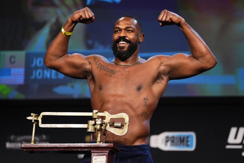 Джон Джоунс: Окачих ръкавиците