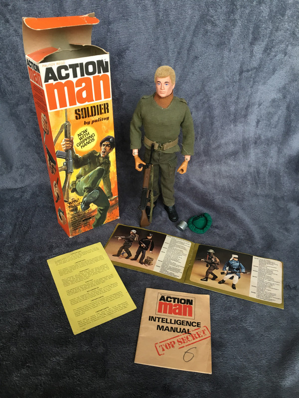 Boxed figures and items, boxed land rover, cards, spartan, dukw, land rover , ... IMG-0623