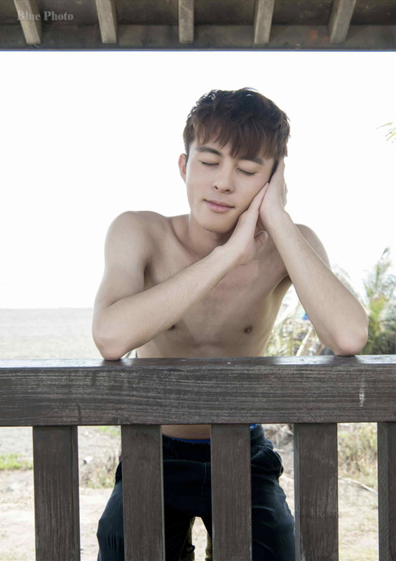 Blue Photo No.78 (Non-sex) - Em bot mới lớn và con cặc giả