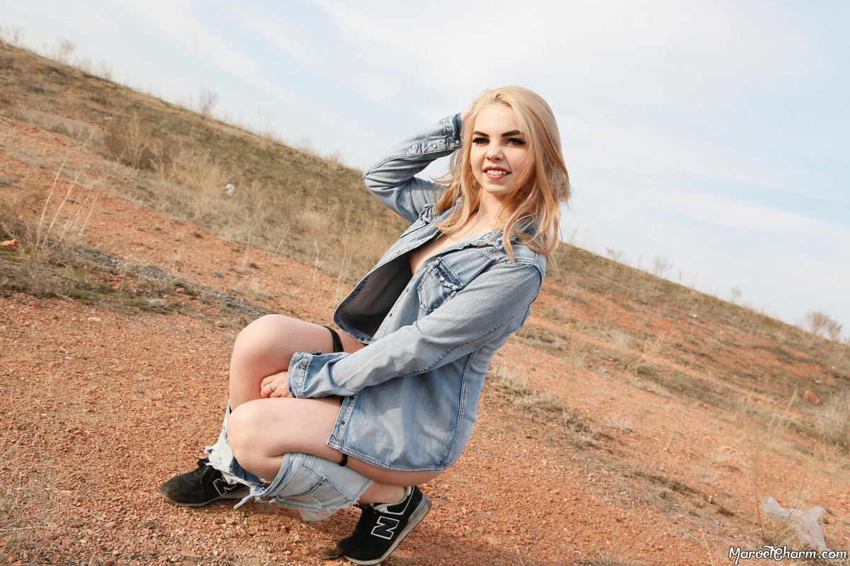 MarvelCharm_Rebecca-Denim-Peek-111