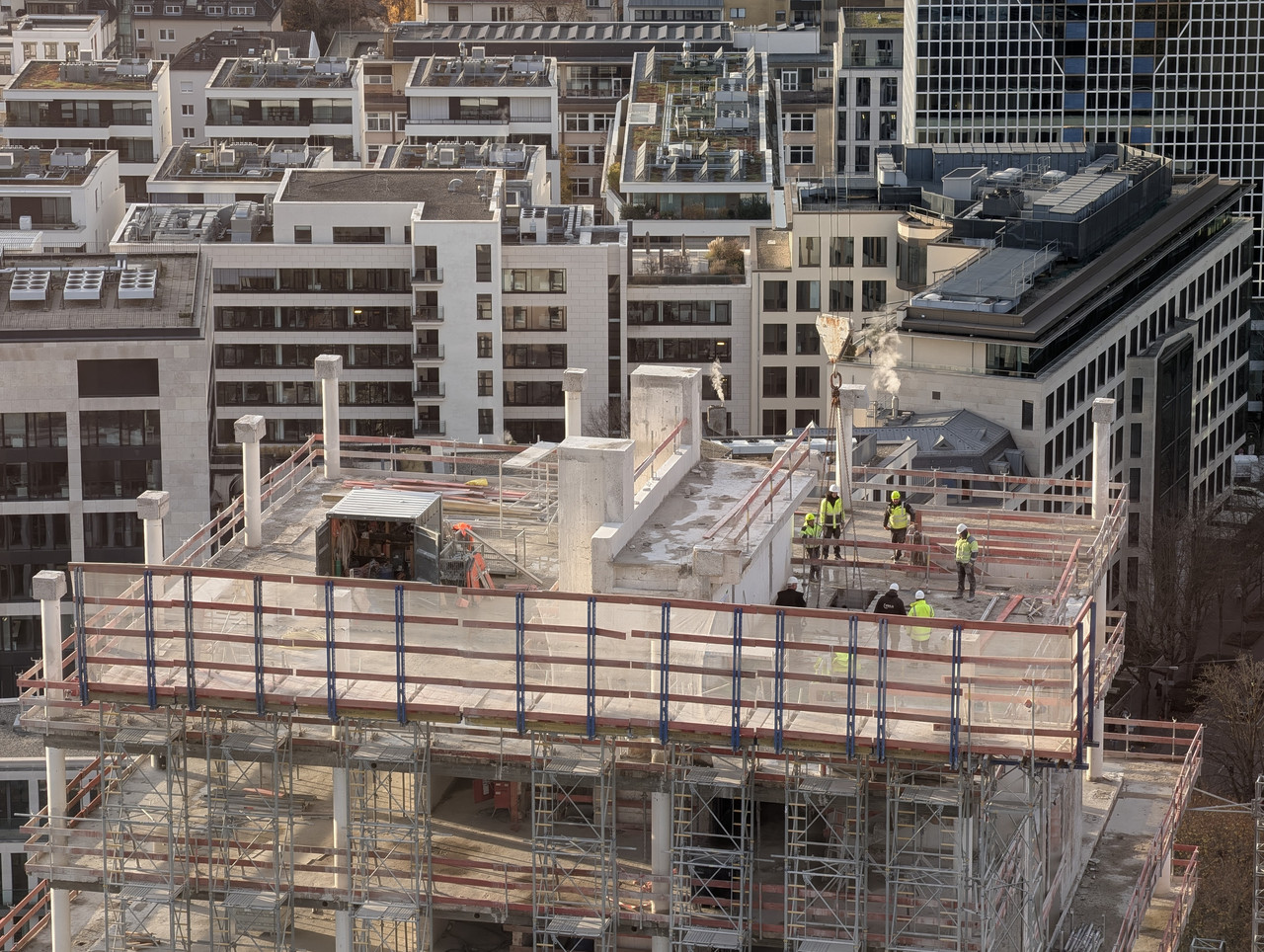 PXL 20251120 140837668