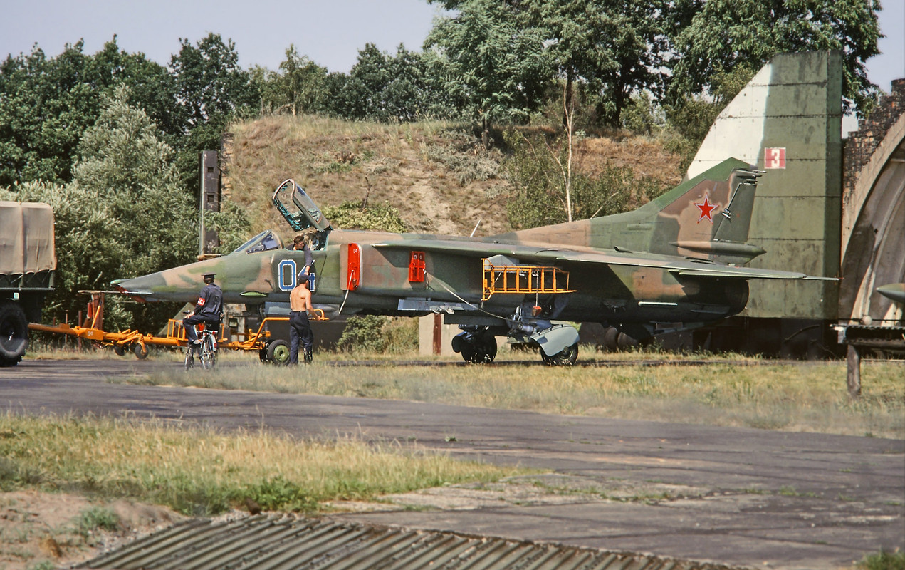559 APIB Mig-27K 04 Blue_76802625156, Frühling 1993 (2)