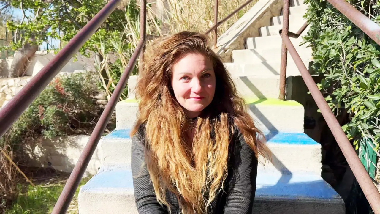 JacquieEtMichelTV 25 04 24 Anastasia 30 years old medical secretary in Annecy!