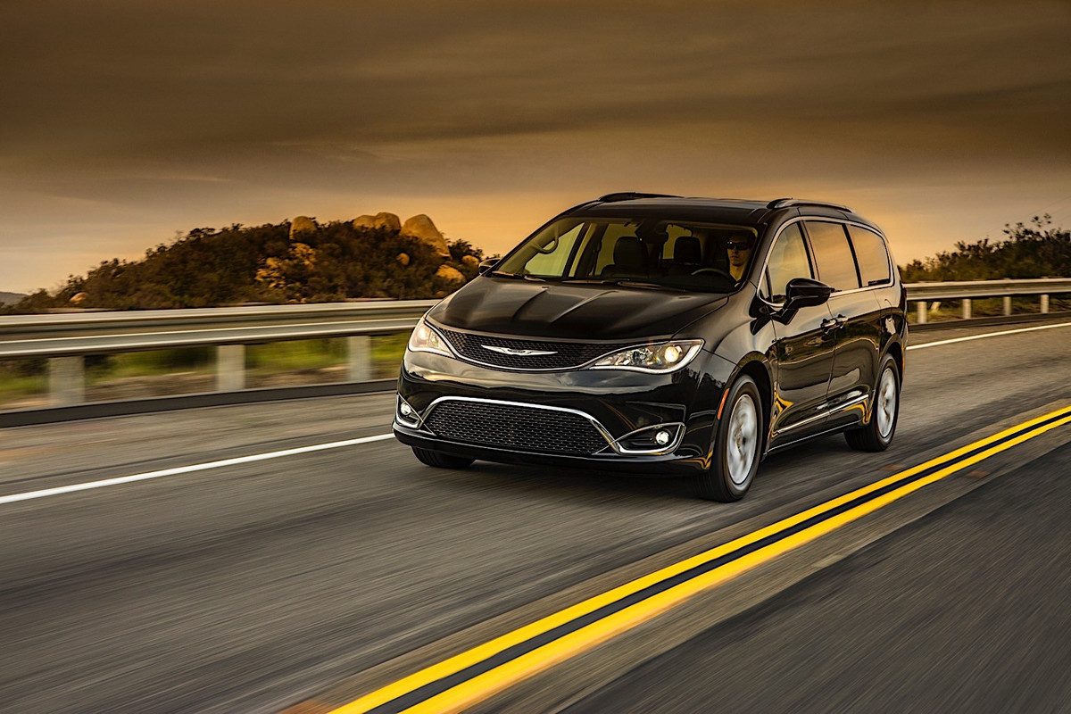 2020 Chrysler Pacifica Red S Edition (37)