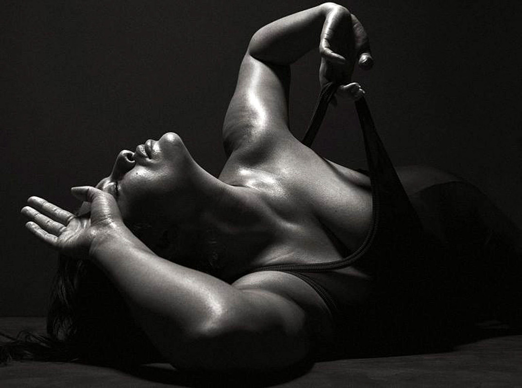 Ashley-Graham-Nude-069