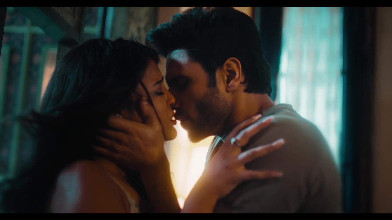 vlcsnap-2025-04-16-23h19m56s509