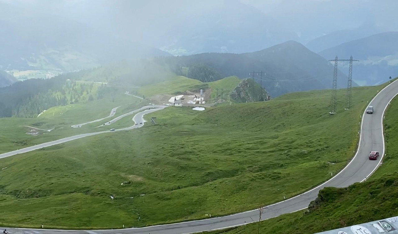 E77C8573-D6ED-42C3-B072-C2D2C431FBCA