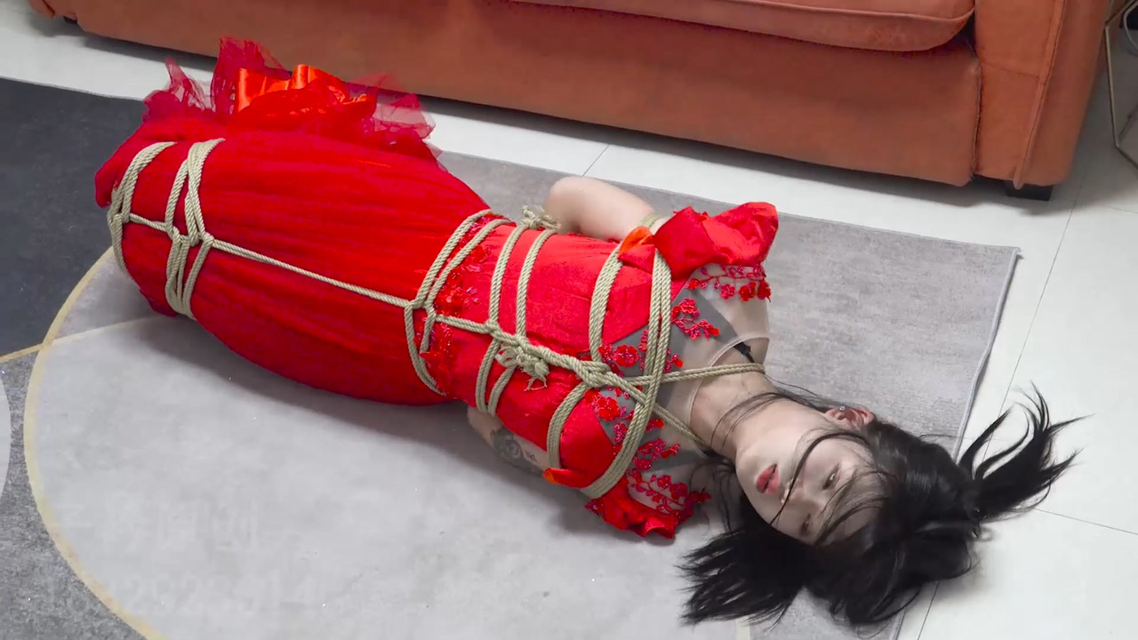 子衿原创 菲菲独自在家自缚.mp4_20231019_185245.895