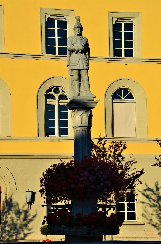 MURTEN-4-9-2019 - Suiza y sus pueblos-2019 (58)