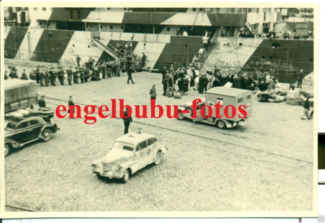 SANITÄTS-FAHRZEUG - LIBAU 1944 - Flüchtlinge