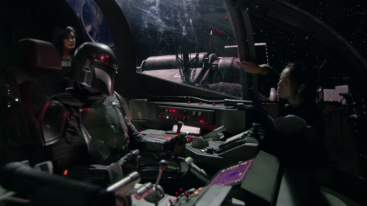 Disney Gallery - Star Wars - The Mandalorian (2020) S01E05 Practical (1080p DSNYP Webrip x265 10bit EAC3 5.1 - Goki)[TAoE].mkv