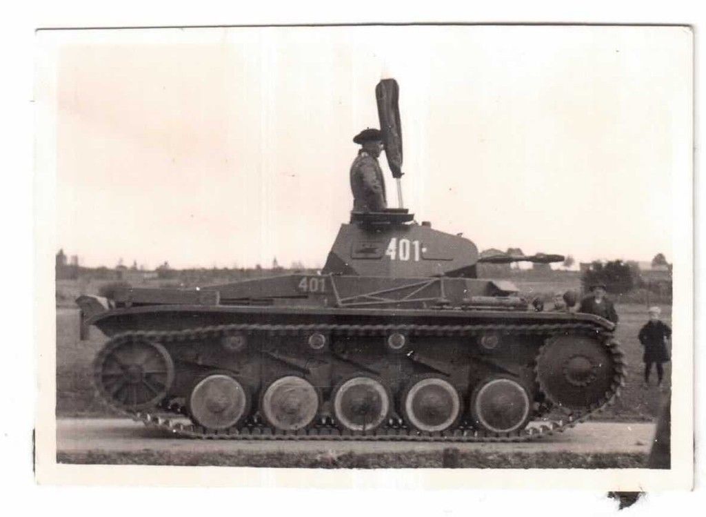 Panzer auf Strasse bei Graslitz Sudeten Böhmen