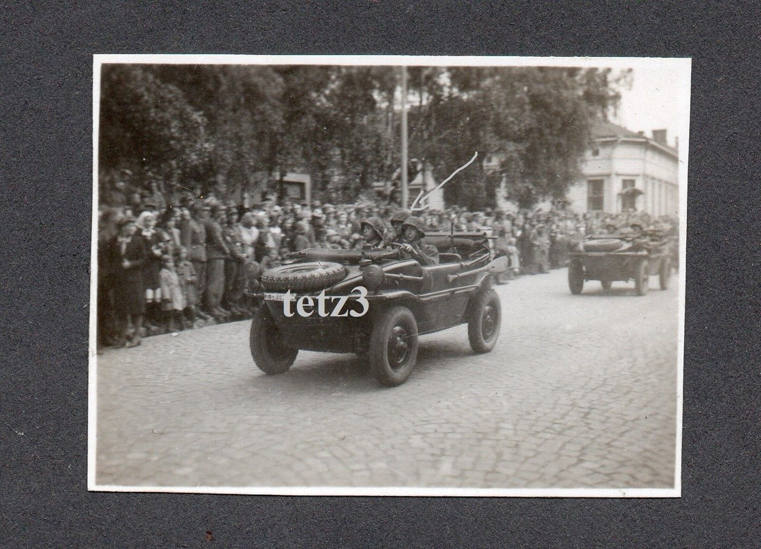 Finnland Oulu Parade Soldaten VW Kübel SChwimmwagen Schwimmer Ta