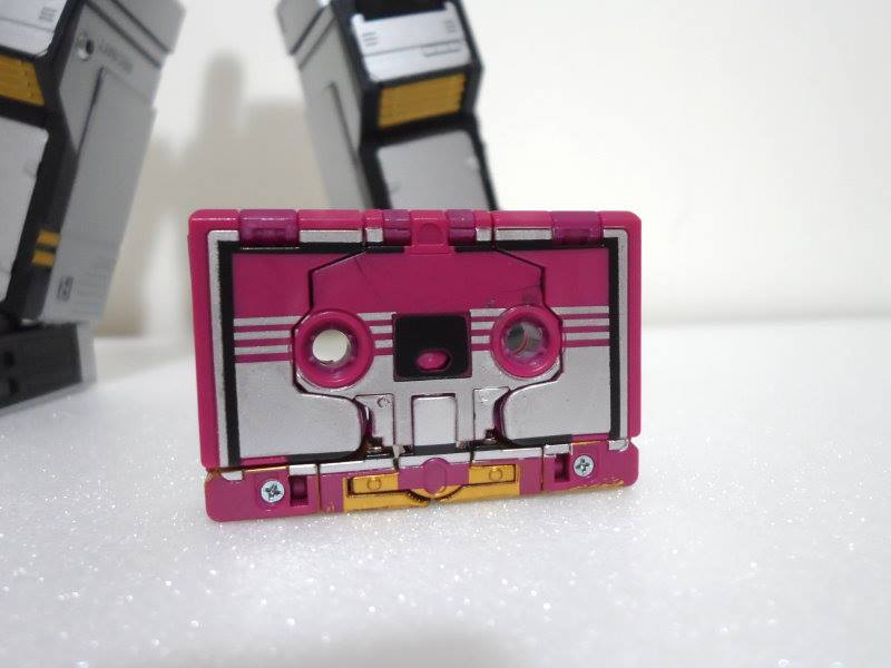 10013791_607429812676765_1187276810_n