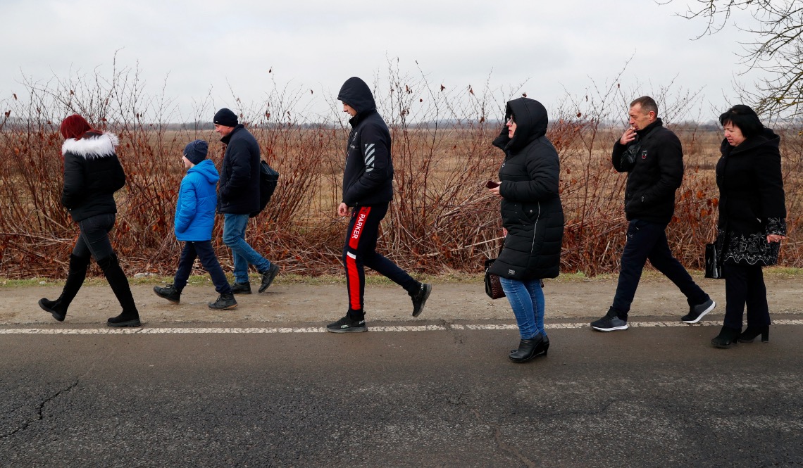 Invasión a Ucrania podría obligar a 5 millones de personas a huir al extranjero
