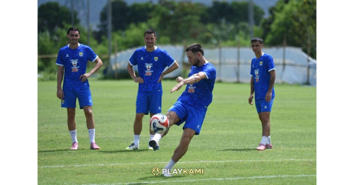 Thom Haye & Eliano Reijnders berpeluang debut untuk persib