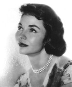Jennifer-Jones-c12
