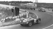 24 HEURES DU MANS YEAR BY YEAR PART ONE 1923-1969 - Page 30 53lm18-Jag-XK120-C-TRolt-DHamilton-10