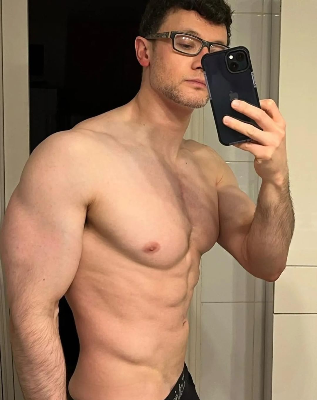 Latinos Guapos Desnudos
