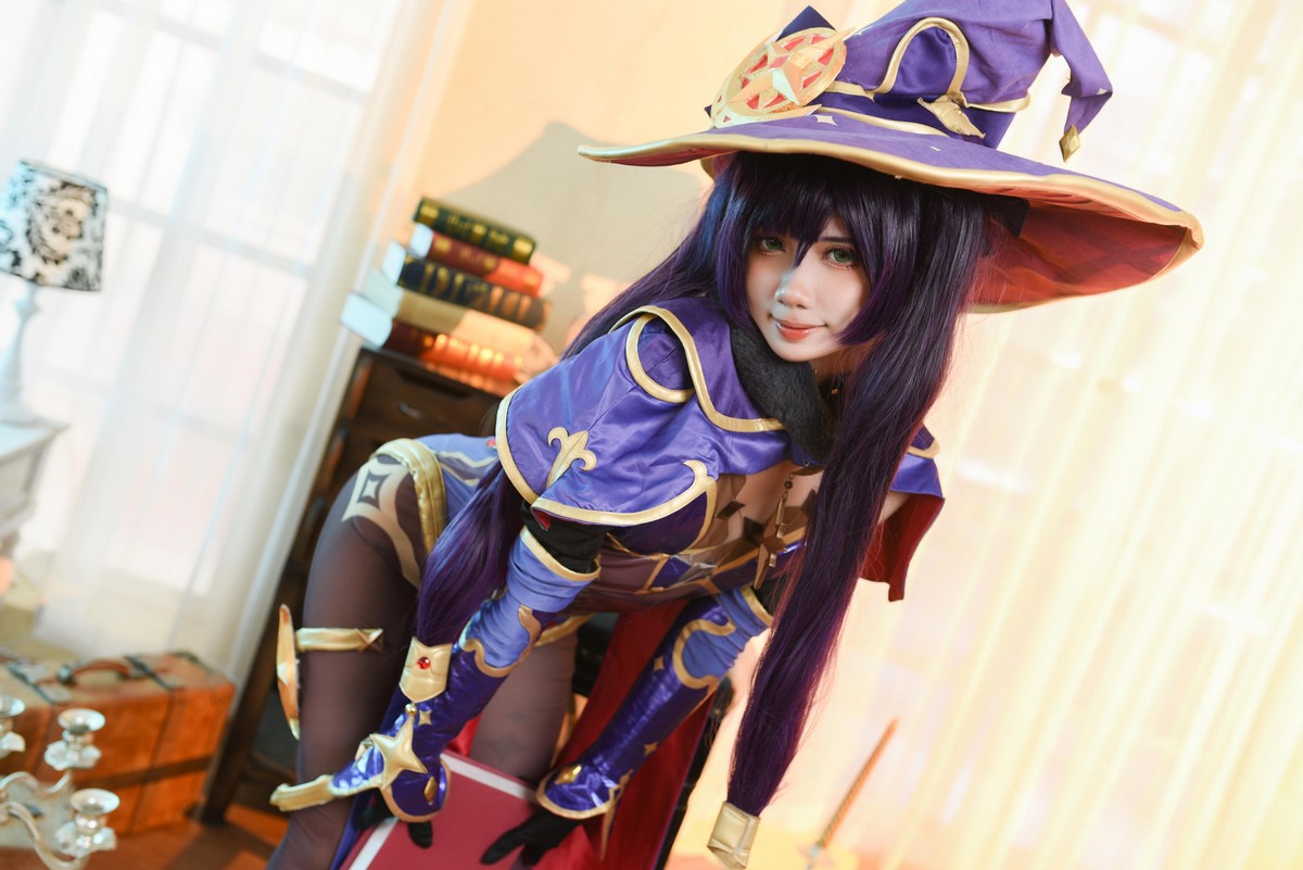PoppaChan Mona Cosplay (Genshin Impact) HD Set – 53 Photos 20MB插图