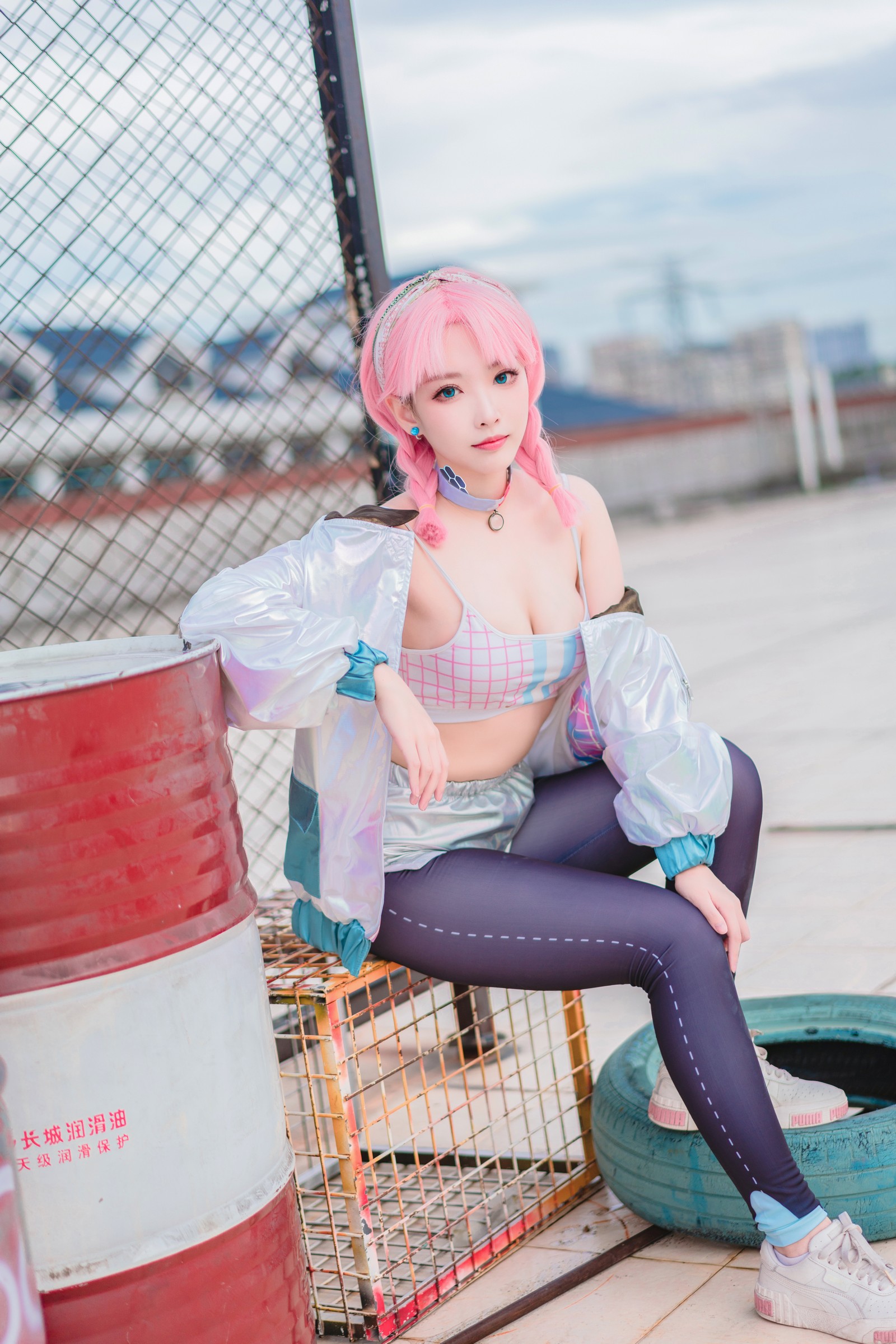 宮本桜 蓝毒 Cosplay 写真集｜明日方舟干员 高清摄影（16P｜322MB）插图1