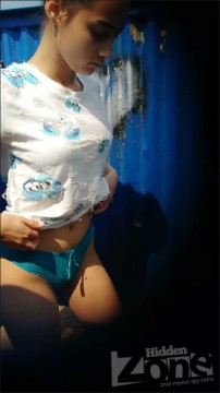 [Image: Voyeur36875133146.jpg]