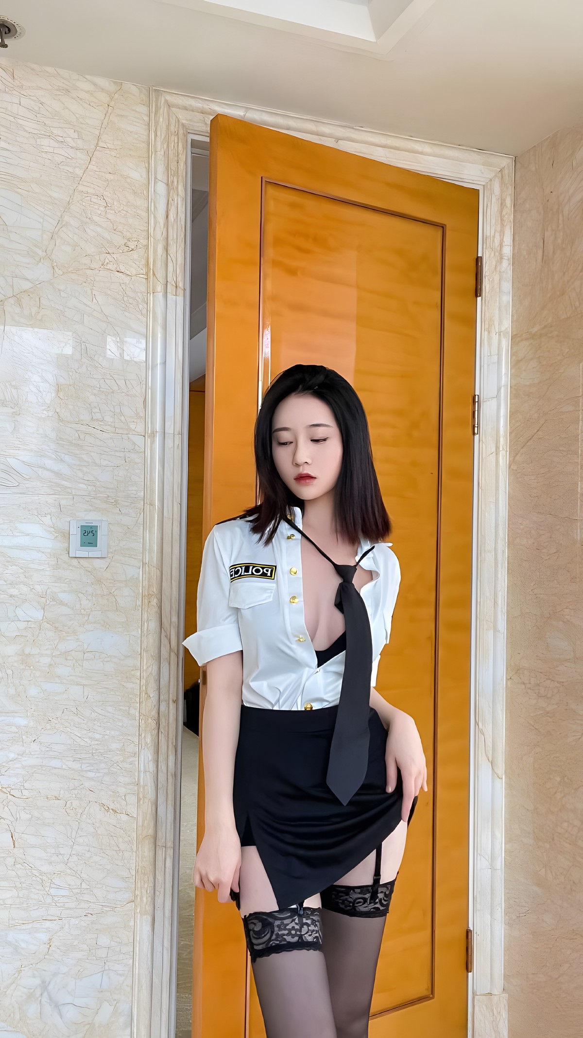 年年nnian 女警制服写真 性感制服诱惑图集插图2