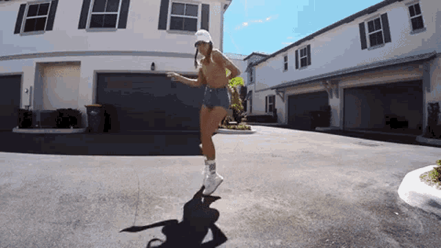 elena-cruz-shuffle-dance.gif