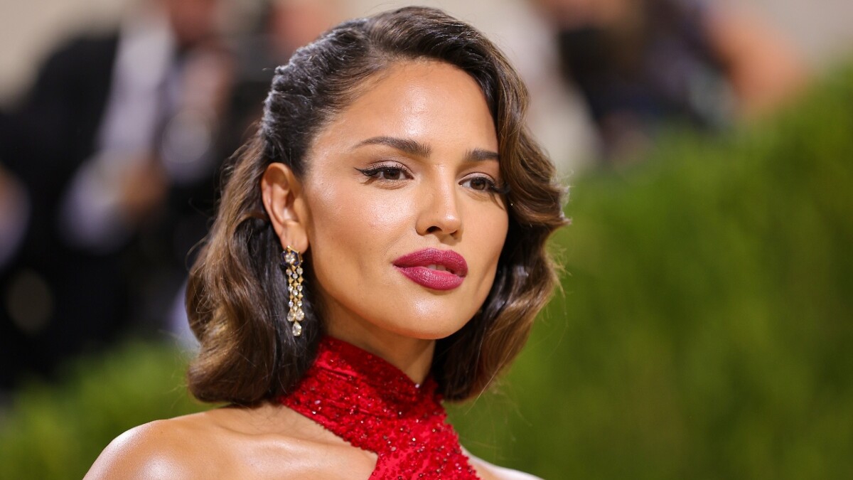 Eiza González recibe críticas por su visita a México pues se comportó como diva