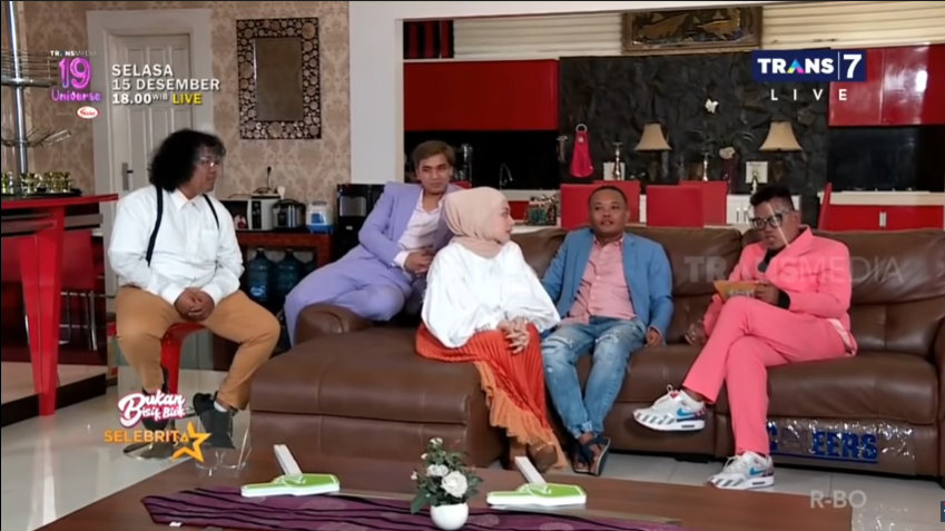 Nathalie Holscher, Sule, Billy Syahputra, Uya Kuya dalam acara Bukan Bisik-Bisik