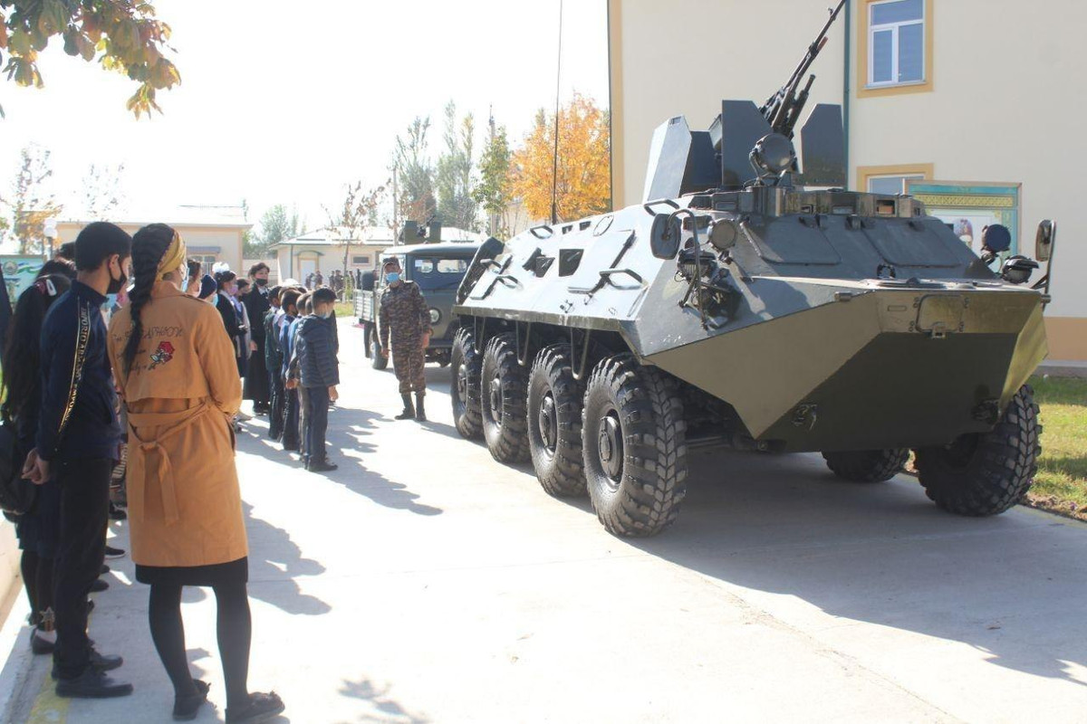 BTR-60PU-12_armoredcupola(2)