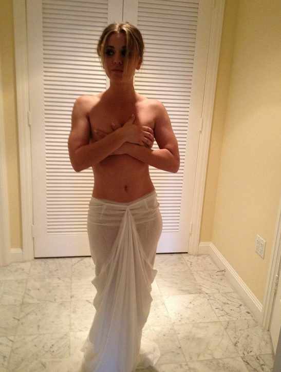 [Image: kaley-cuoco8.jpg]