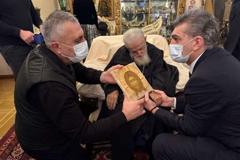 თქვენო უწმინდესობავ, მჯერა, თქვენი ლოცვა შეგვეწევა ჩვენი ქვეყნის გამთლიანების გზაზე - მიხეილ ყაველაშვილი