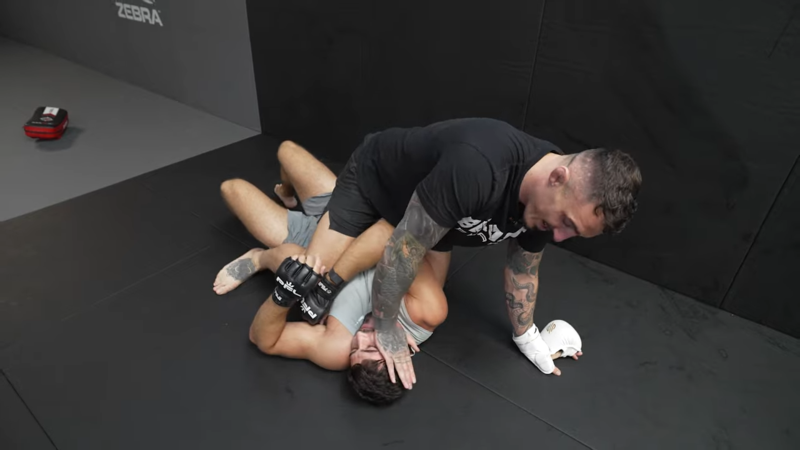 Томи Фюри тренира ММА с Том Аспинал