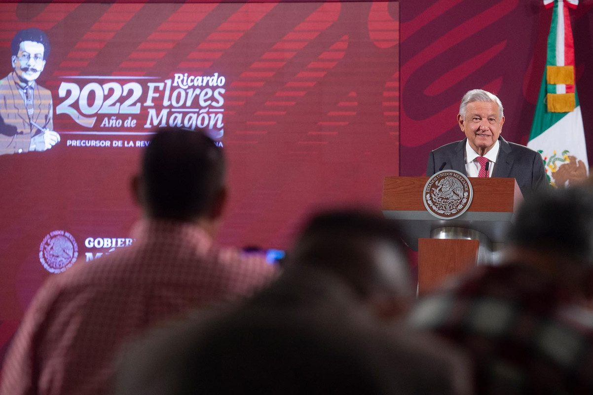 AMLO niega que busque restar facultades a la SCJN