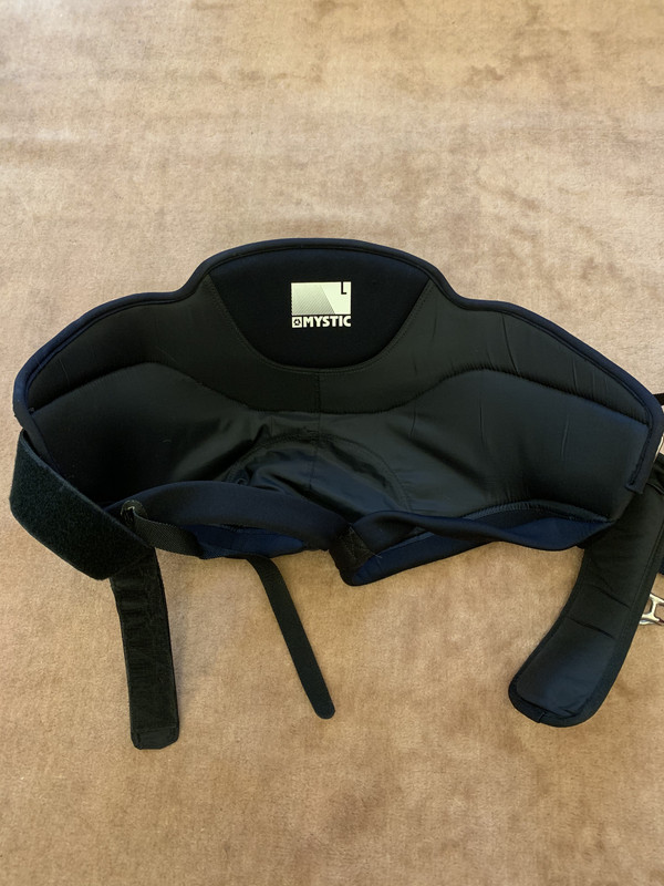 DEE66AA6-885E-4B29-A944-C847A22C34AF