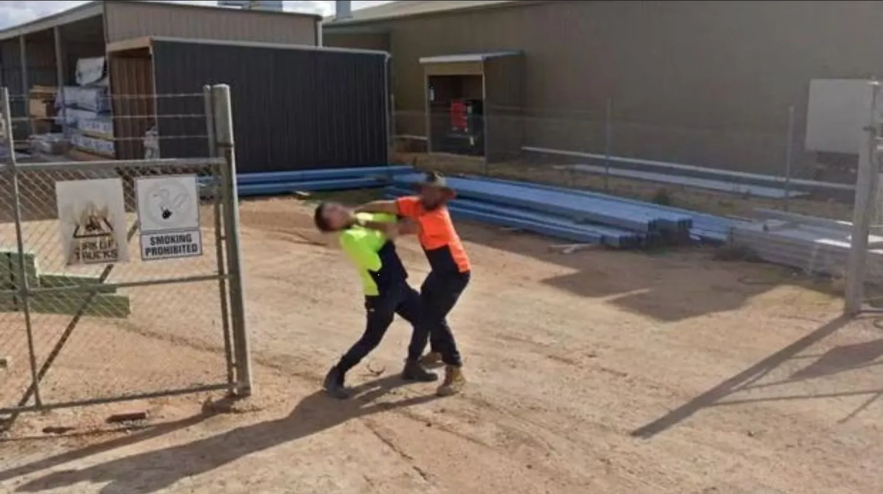 ¿Qué hay detrás de la foto de Google Maps de dos hombres peleando en Australia?