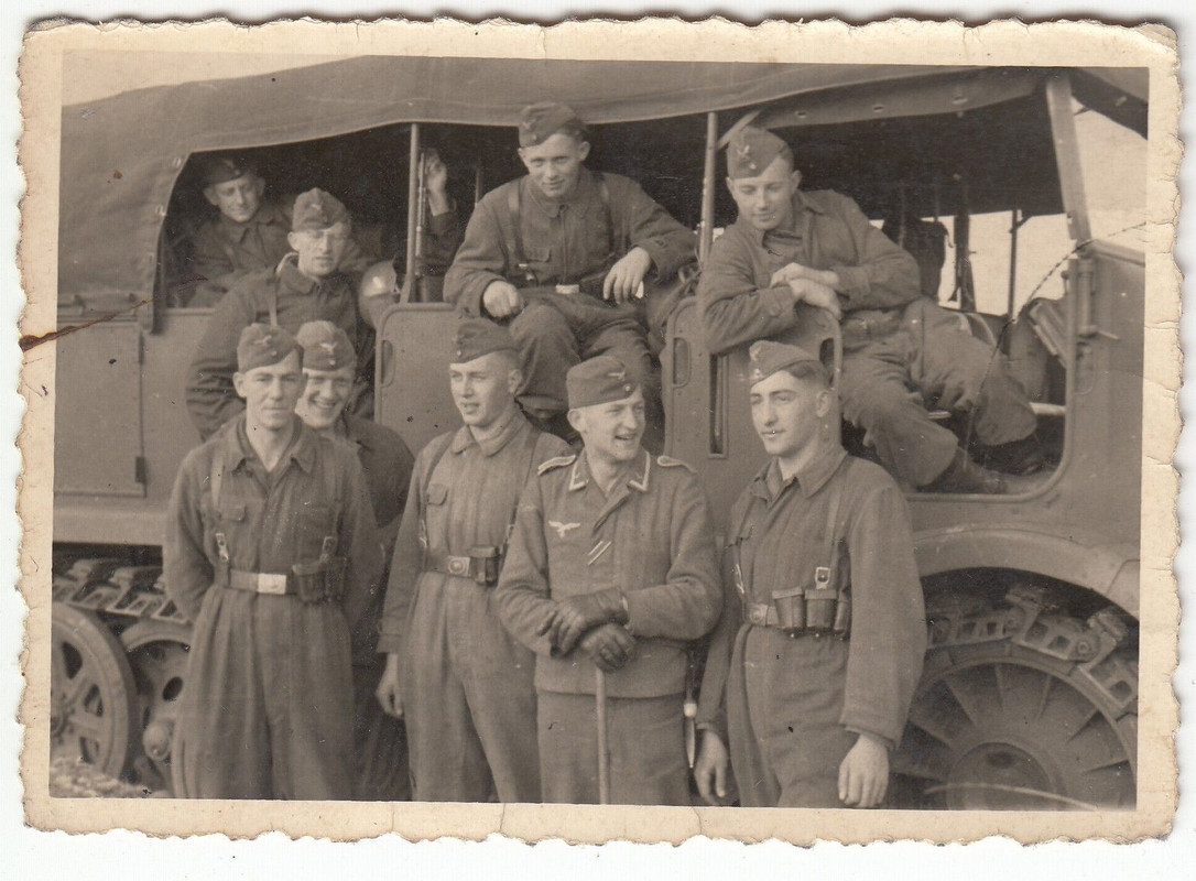 Fallschirmjäger Panzerdivision H.G. Soldaten auf