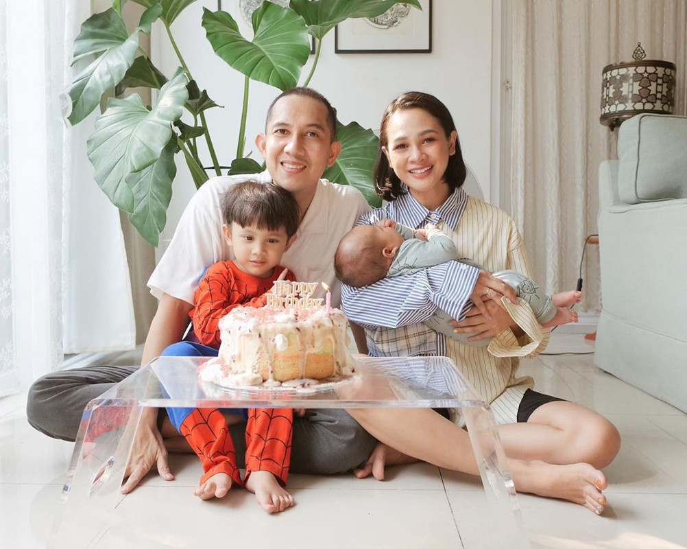 7 Potret Andien Aisyah mengasuh buah hati, sukses menjadi ibu panutan