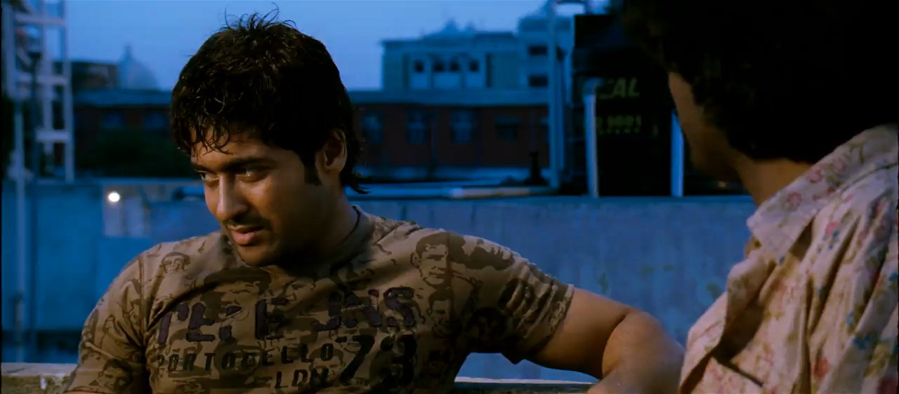 Ayan 2009 BluRay [Tamil] 480p, 720p ESub Screenshot