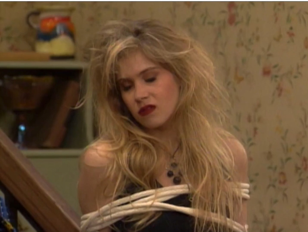 Kelly Bundy Tied Up-3 (1)