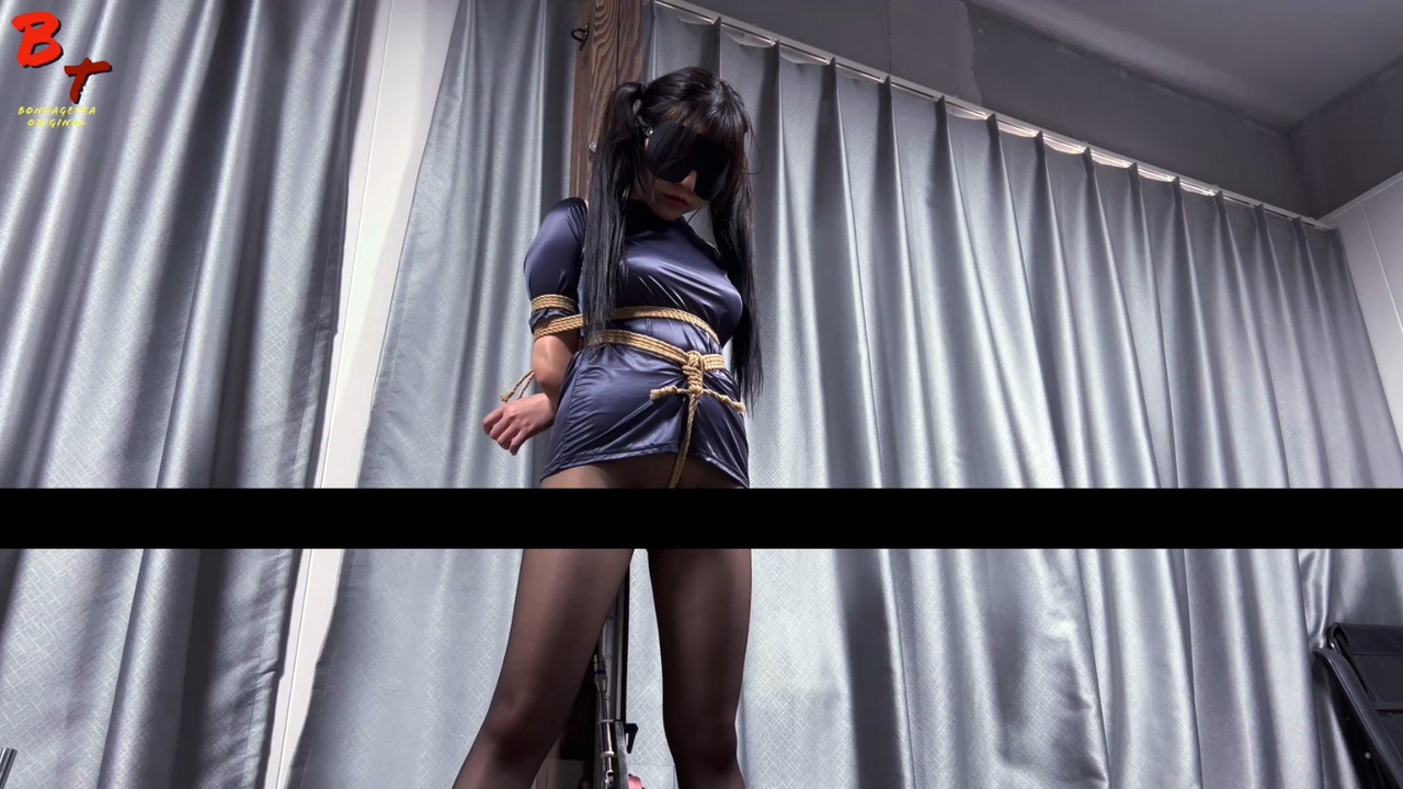 绳精病 黑丝美女犯了什么错被紧缚罚站.mp4_20220724_084527.951