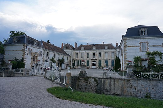 520px-Juvigny-ch-teau-00706.jpg