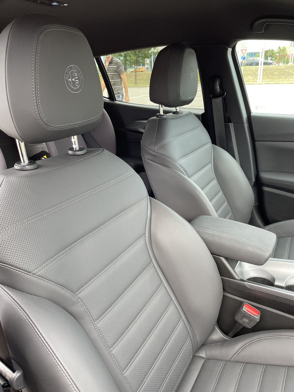 307C46AE-A956-40A6-A51D-20FF951D6180