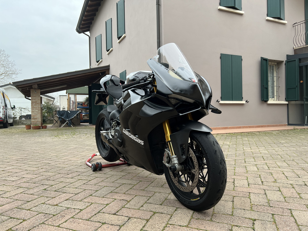 834395D7-7D9E-460C-85D2-928368BBE6CD