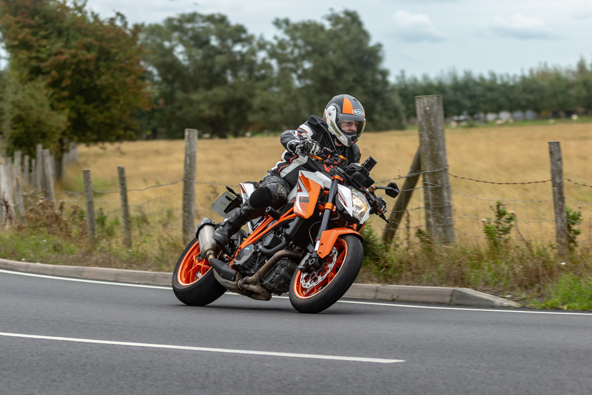 E06D8310-85E6-4127-BC33-37078A883AE0