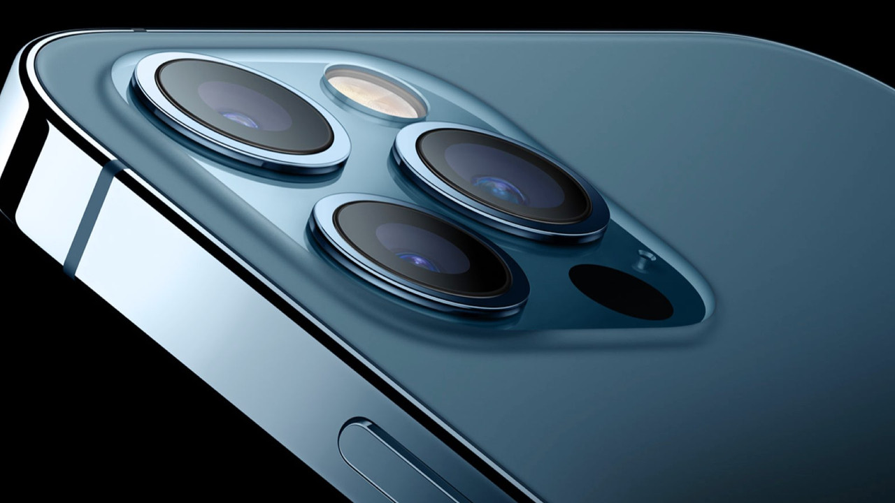 Shot-on-i-Phone-12-Pro-by-Emmanuel-Lubezki-Apple-Down-Sub-com-007.jpg